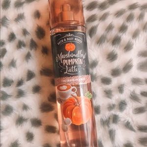 Marshmallow pumpkin latte